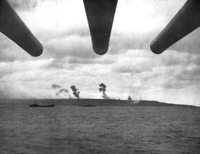 USS San Francisco (CA-38) providing gunfire support off Iwo Jima, in February 1945