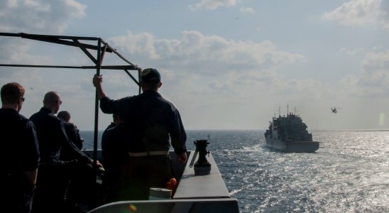 USS San Diego (LPD 22) 141114-N-QC631-003 (15810246035)