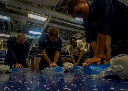 USS SAN JACINTO (CG 56) 130906-N-LN619-045 (9696643639)