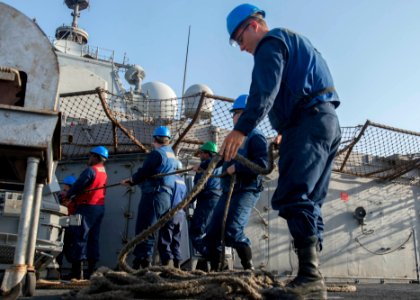 USS SAN JACINTO (CG 56) 131001-N-LN619-086 (10264749375)