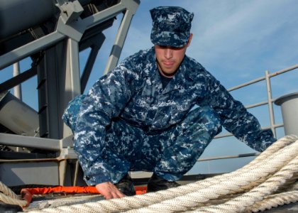 USS SAN JACINTO (CG 56) 131212-N-LN619-026 (11946563146)