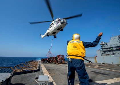 USS SAN JACINTO (CG 56) 131106-N-LN619-055 (10772594096)