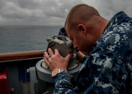 USS SAN JACINTO (CG 56) 140403-N-LN619-017 (13691626365)
