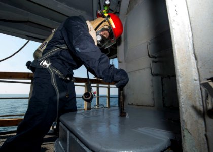 USS SAN JACINTO (CG 56) 131121-N-LN619-003 (11025184864)