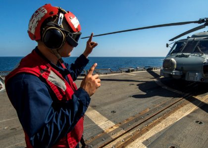 USS SAN JACINTO (CG 56) 131215-N-LN619-008 (11417702376)