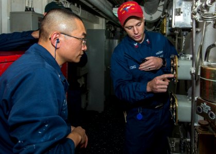 USS SAN JACINTO (CG 56) 131221-N-LN619-003 (11622221865)