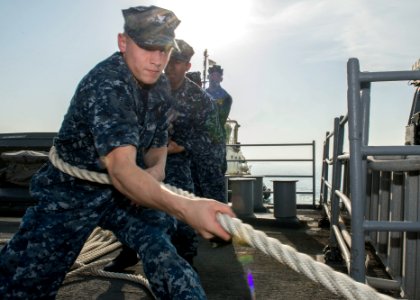 USS SAN JACINTO (CG 56) 131212-N-LN619-016 (11946564806)