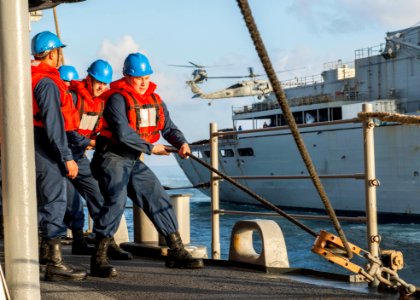 USS SAN JACINTO (CG 56) 140307-N-LN619-070 (13082981873)