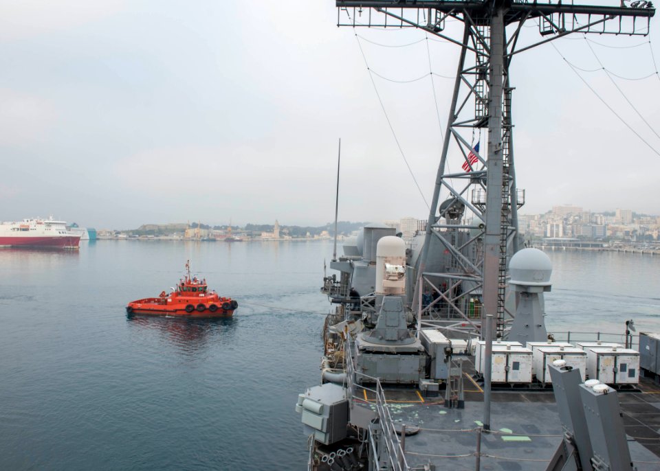 USS San Jacinto departs Palma De Mallorca 140407-N-LN619-014