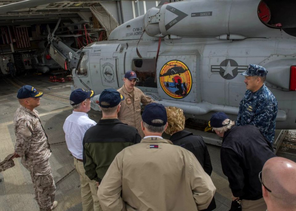 USS SAN JACINTO (CG 56) 140316-N-LN619-014 (13819585585)