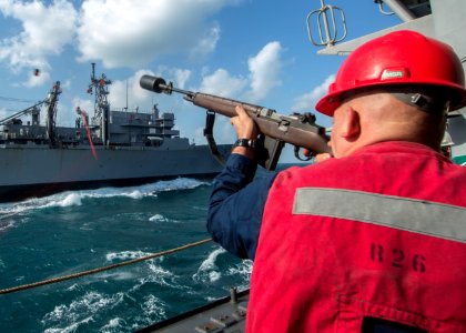 USS SAN JACINTO (CG 56) 131220-N-LN619-022 (11529147803)