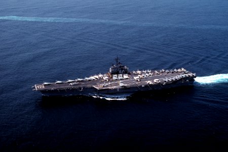 USS Saratoga (CV-60) underway in the Mediterranean Sea on 15 April 1984 (6384364)