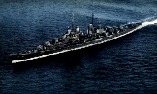 USS San Juan (CL-54) underway at sea in 1942