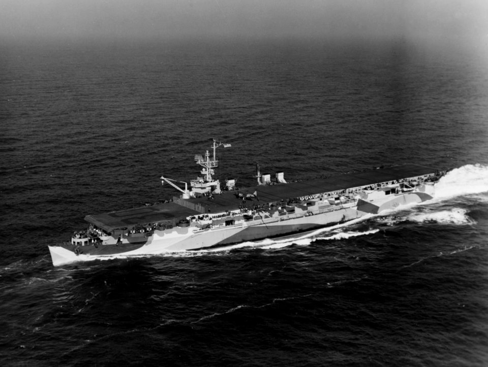 USS San Jacinto (CVL-30) underway at sea on 23 January 1944 (80-G-212798)