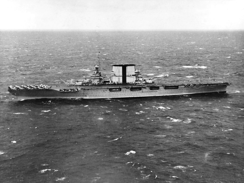 USS Saratoga (CV-3) underway at sea on 7 February 1932 (80-G-462982)