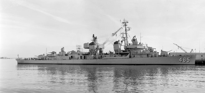USS Saufley (DDE-465) in port on 29 November 1958 (24746161, 24746163)