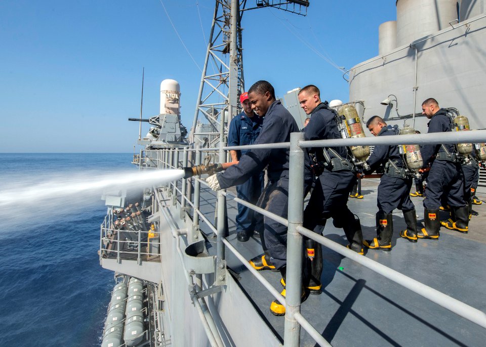 USS SAN JACINTO (CG-56) -N-LN619-120 (10833720643)