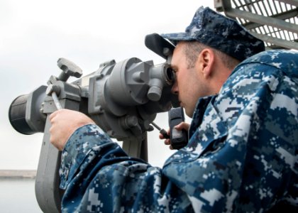 USS San Jacinto 140407-N-LN619-010