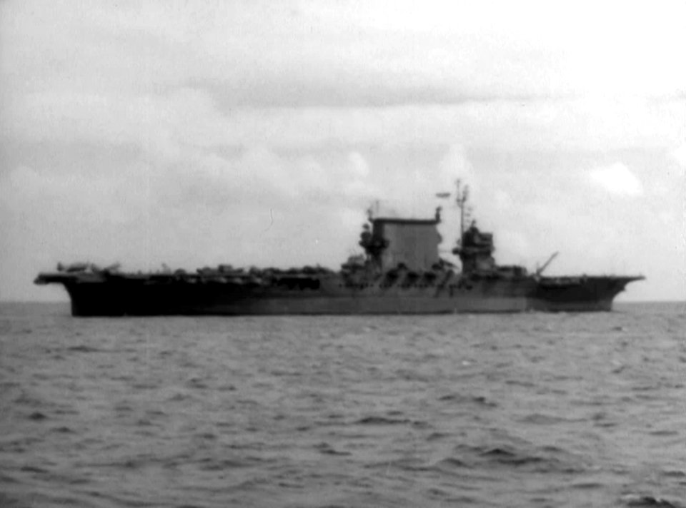 USS Saratoga (CV-3) arriving at Bikini Atoll, circa in late May 1946 (80890)