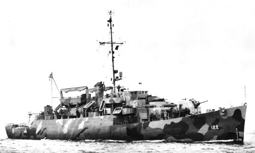 USS Scribner (APD-122) off Boston, Massachusetts (USA), on 20 October 1944 (BS 76150)