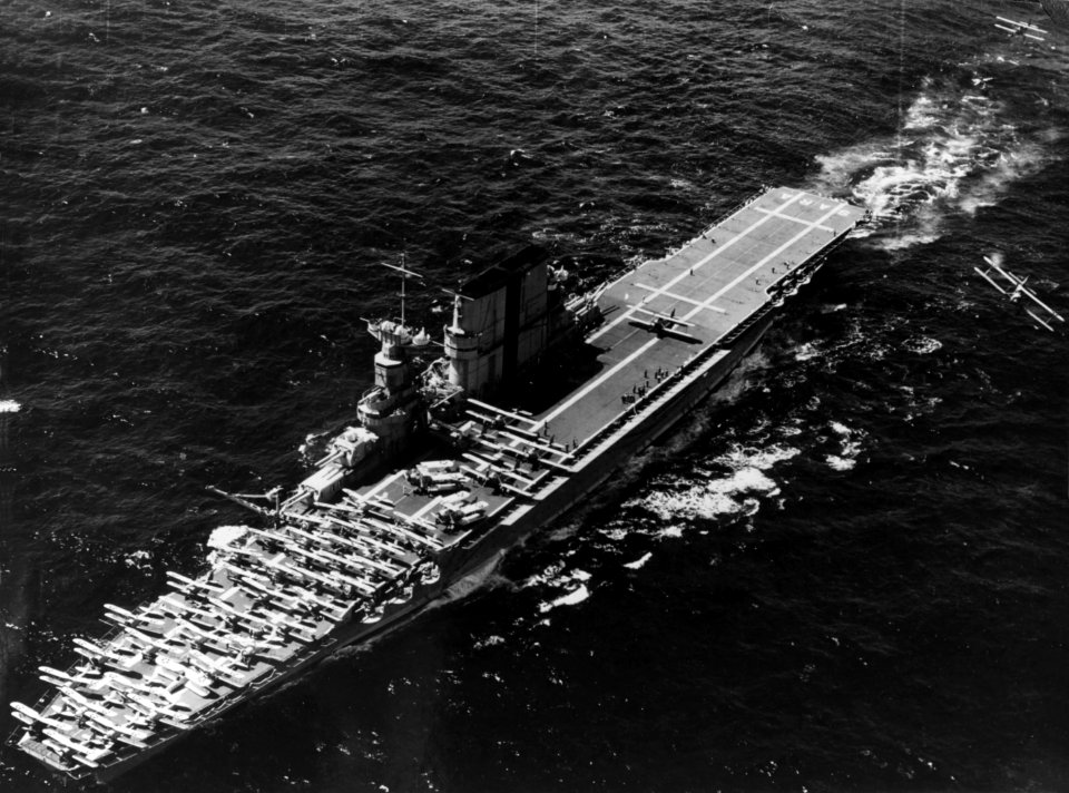 USS Saratoga (CV-3) landing T4M bombers, circa in the early 1930s (NH 95043)