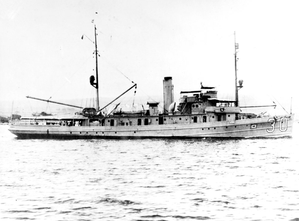 USS Seagull (AM-30) in the 1920s (NH 59929)