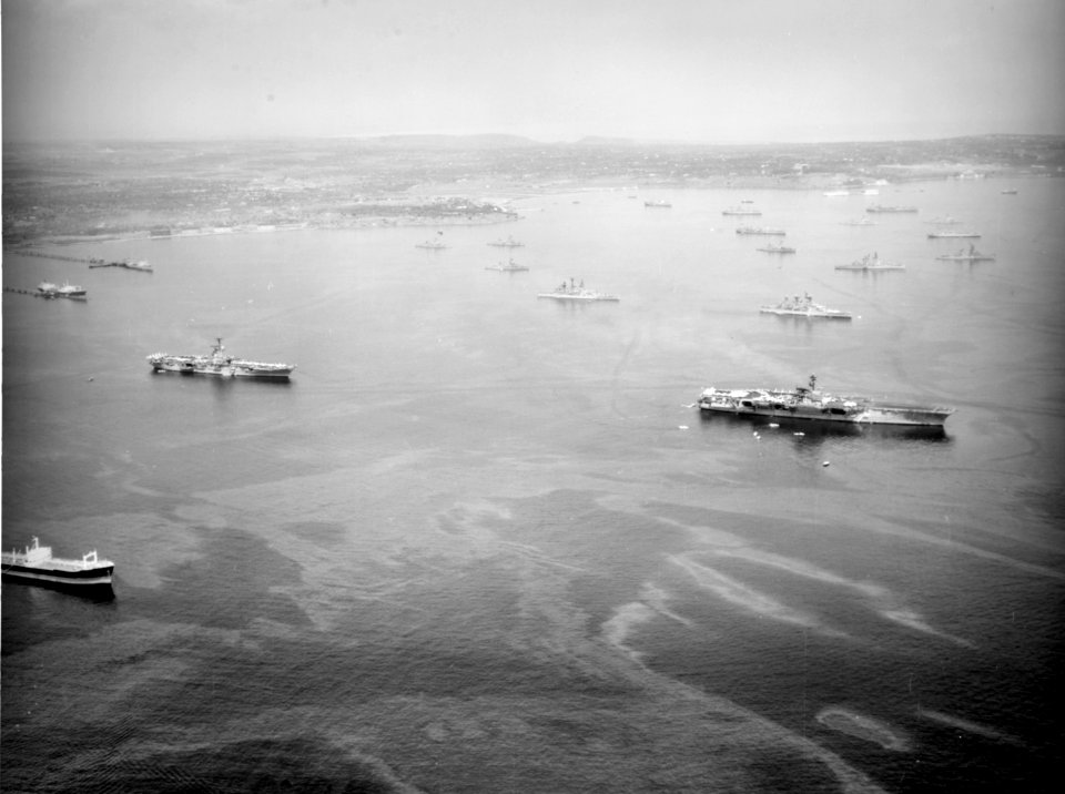 USS Saratoga (CV-60), USS Shangri-La (CV-38) and other US ships in Augusta Bay, Sicily, 1965