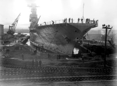 USS Saratoga (CV-3) in a dry dock at the Puget Sound Naval Shipyard on 17 November 1930 (299629)