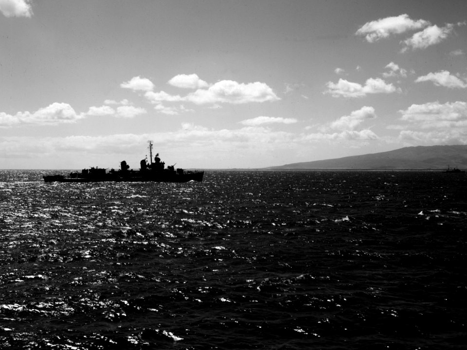 USS Schroeder (DD-501) returning to Pearl Harbor, Hawaii, on 3 August 1943 (80-G-K-562)