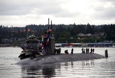 USS Seawolf returns home 150821-N-UD469-042