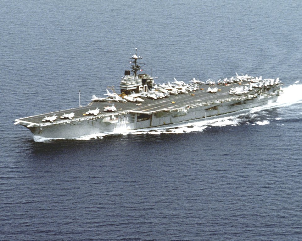 USS Saratoga (CV-60) underway in the Adriatic Sea on 29 July 1992 (6480624)