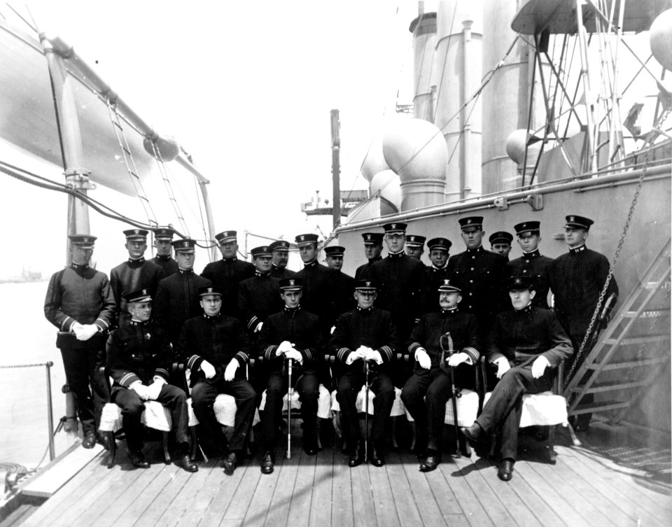 USS Saratoga ship's company at Shanghai 1913