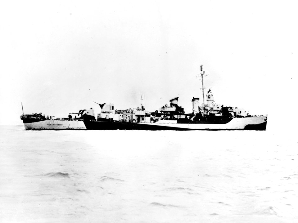 USS Selfridge (DD-357) on 1 May 1944 (NH 45693)