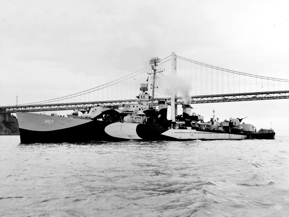 USS Selfridge (DD-357) in San Francisco Bay, California (USA) on 10 April 1944 (19-N-63614)