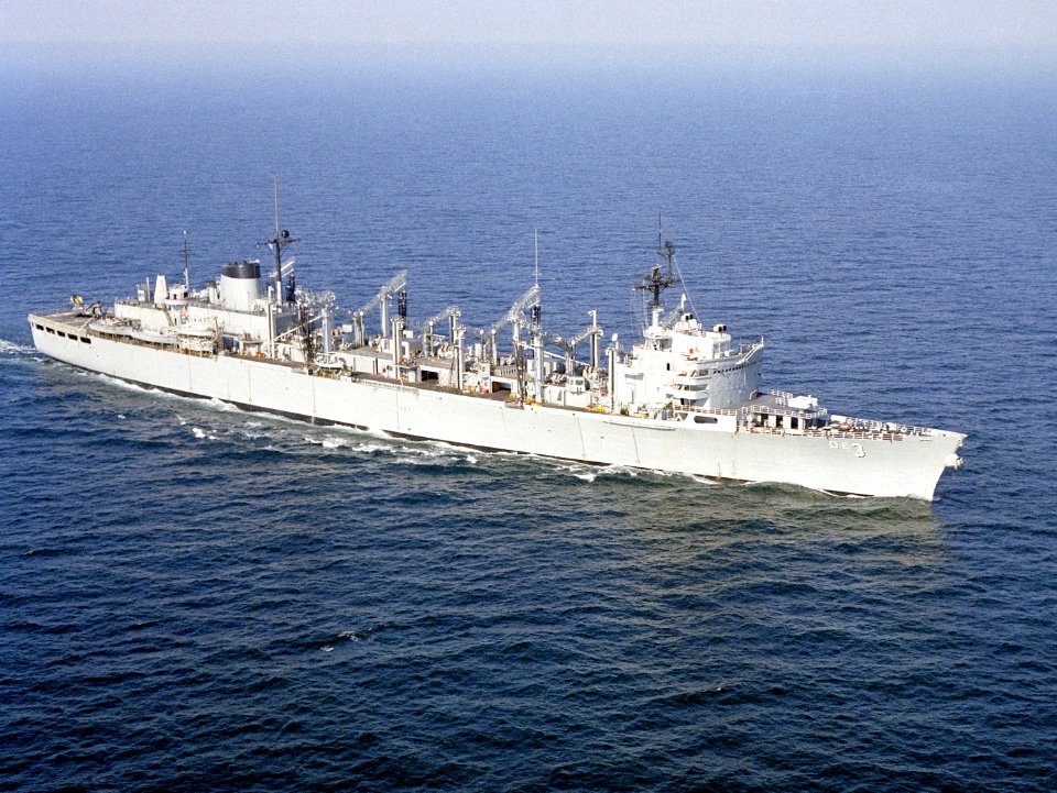 USS Seattle (AOE-3) underway in October 1983