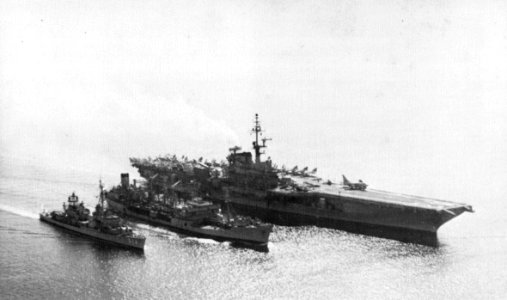 USS Severn (AO-61) refuels USS FD Roosevelt (CVA-42) and USS Basilone (DD-824) in 1970