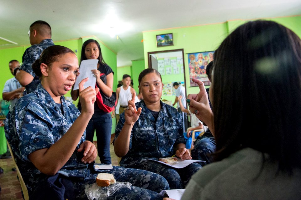 USS Shiloh in Olongapo City 150601-N-BB269-277