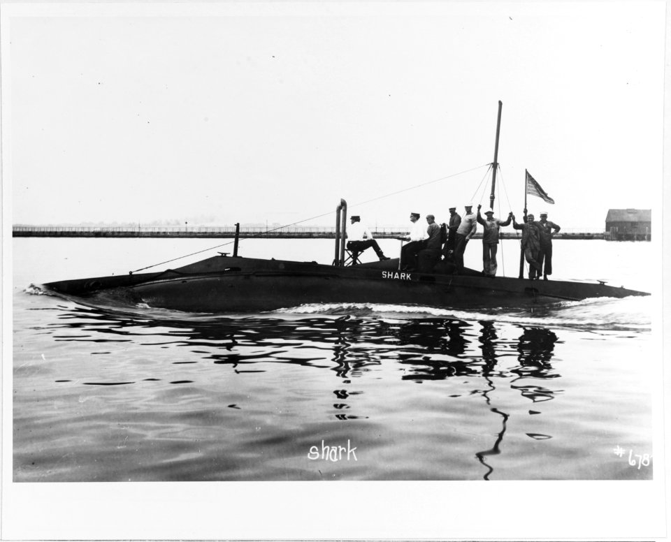 USS Shark - 19-N-6787