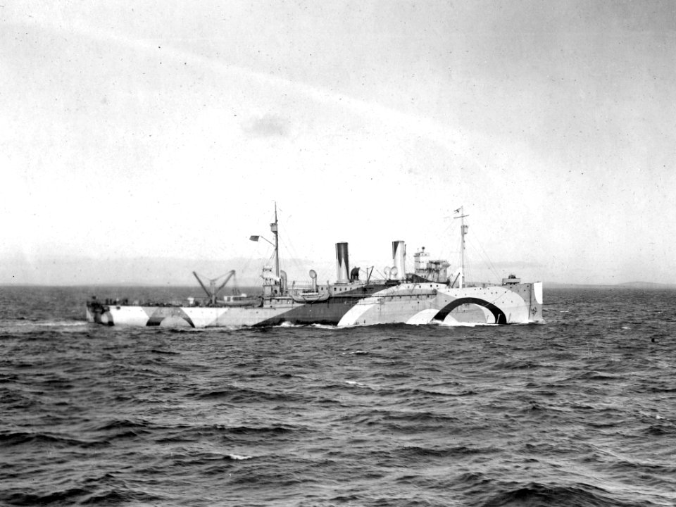 USS Shawmut (CM-4) laying mines in North Sea 1918