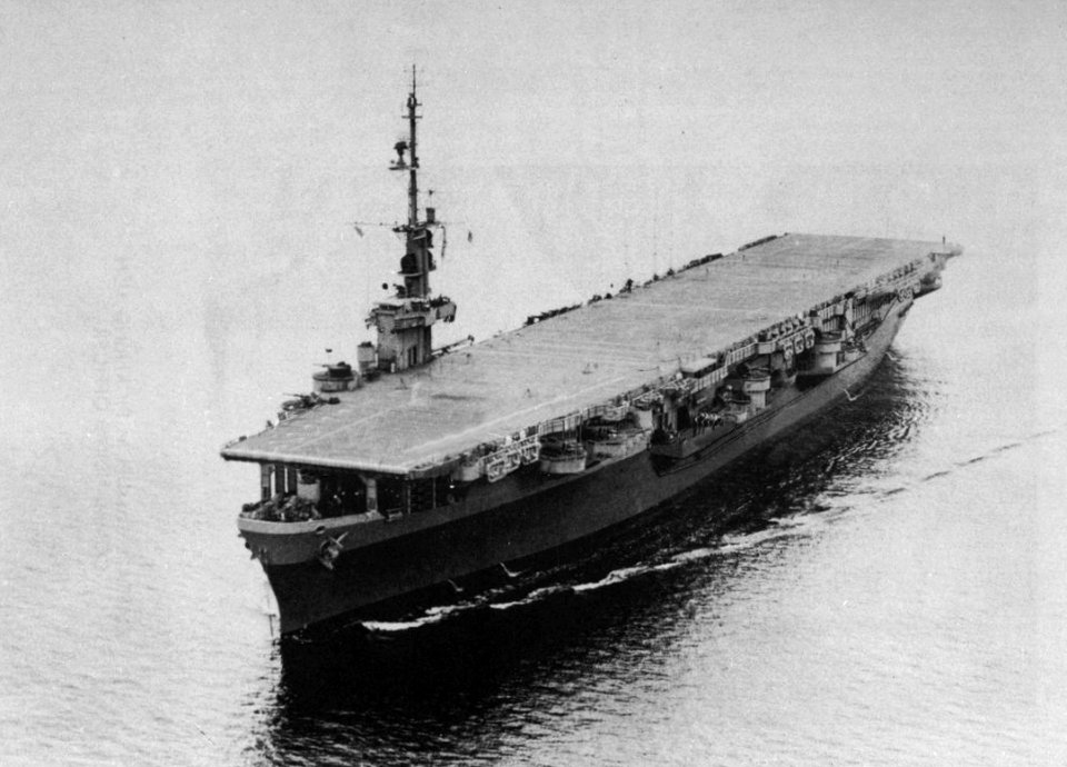 USS Siboney (CVE-112) underway in 1945