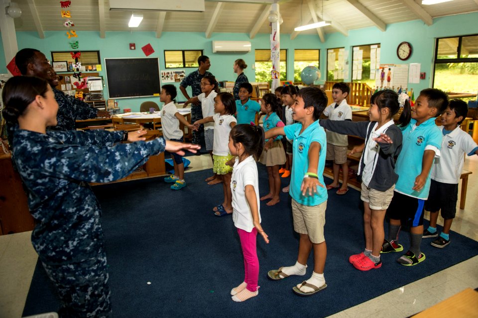 USS Shiloh activity 140925-N-UF697-027