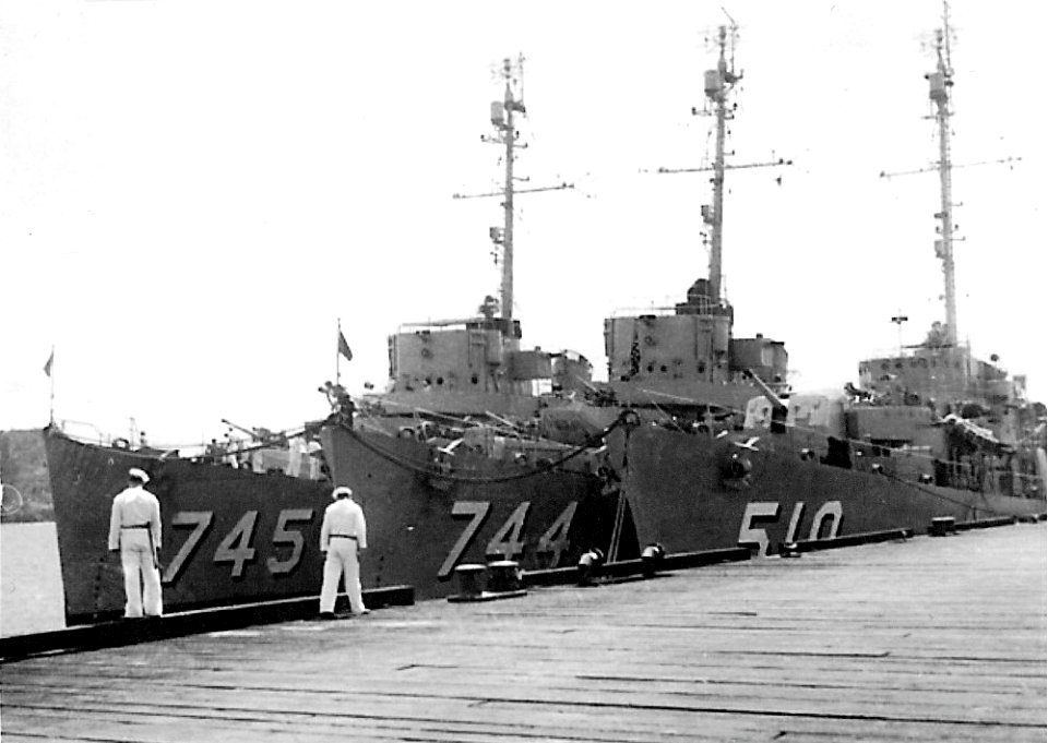 USS Snyder (DE-745), USS Kyne (DE-744) and USS Heyliger (DE-510) docked at Charlotte Amalie, U.S. Virgin Islands, in 1954