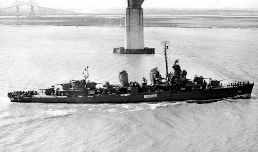 USS Sigsbee (DD-502) off Charleston, South Carolina (USA), on 3 November 1945
