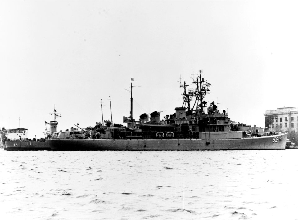 USS Shelikof (AVP-52) docked at the U.S. Naval Academy at Annapolis, Maryland (USA), in October 1952 (NH 66888)