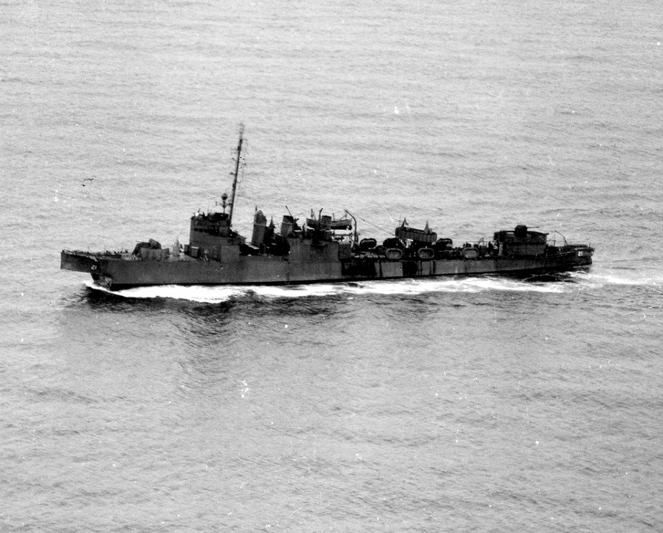 USS Sicard (DM-21) en route from Alaska to the Mare Island Naval Shipyard on 19 May 1943