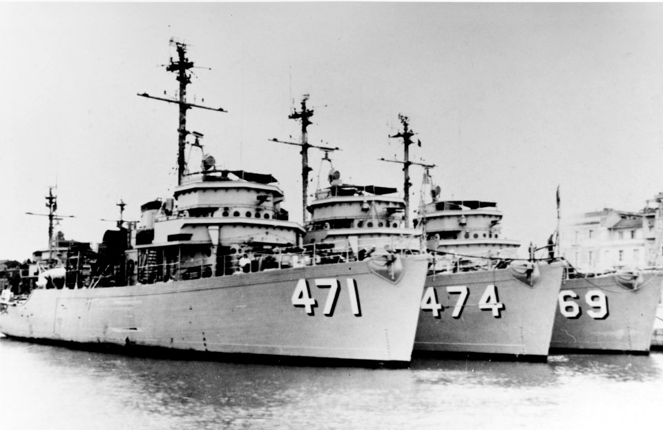 USS Skill (MSO-471), USS Vital (MSO-474), and USS Sagacity (MSO-469) in 1957