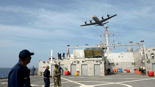 USS Spearhead operations 150119-N-RB579-081