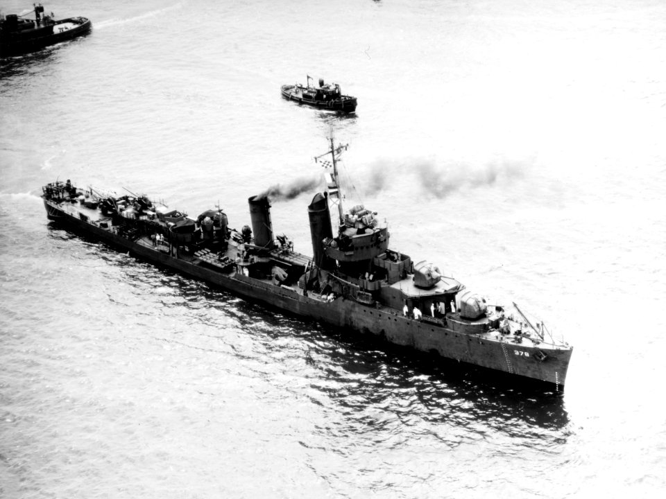 USS Smith (DD-378) at Pearl Harbor, Hawaii (USA), 30 March 1946 (19-N-115204)