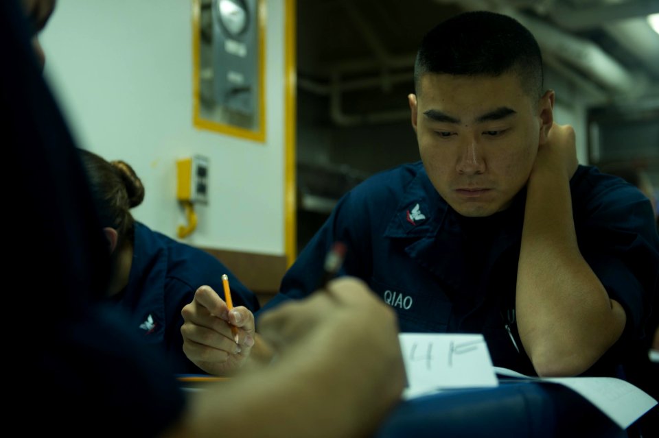 USS Shiloh Sailors take Navy-wide petty officer second class exam 140911-N-UF697-002