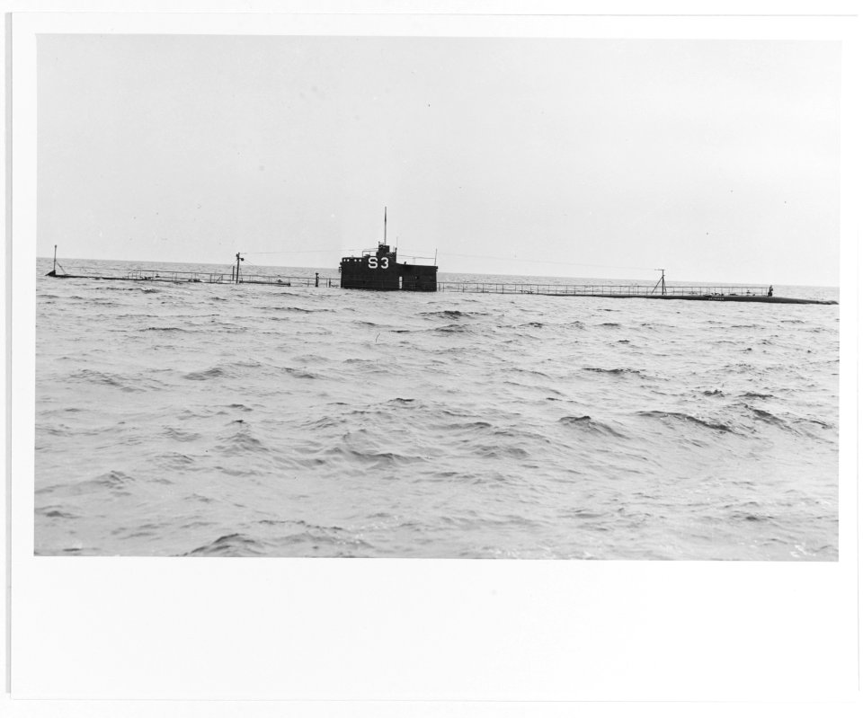 USS Skipjack - 19-N-19026